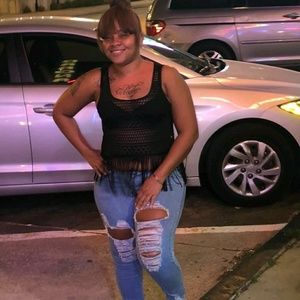 Meet your Posher, Andrea